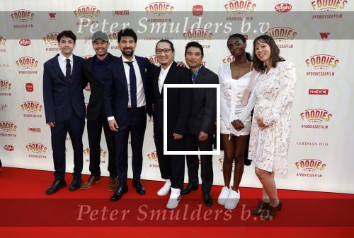 Amsterdam 10 mei 2022
Premiere Foodies in Tuschinski met oa Ilse warringa Holly Brood Sanne Langelaar Sanne Vogel Sinan Eroglu Quiah Shilue Roue Verveer en Johanna Hagen.