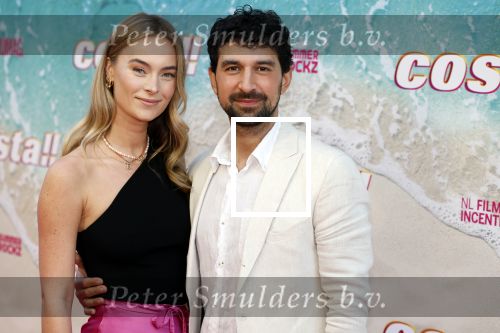 Amsterdam 20 april 2022
Premiere Costa in Tuschinski. Castleden oa , Katja Schuurman Abbey Hoes Soy Kroon Stephanie v Eer Oscar Aerts Sinan Eroglu Roeland Fernhout Tina de Bruin en Lisa Zweerman . De regisseur is Jon Karhaus en Diederik Jekel heeft het script geschreven.