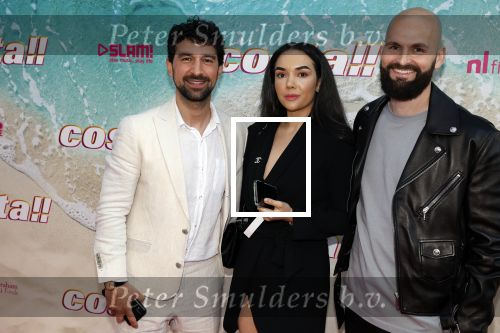 Amsterdam 20 april 2022
Premiere Costa in Tuschinski. Castleden oa , Katja Schuurman Abbey Hoes Soy Kroon Stephanie v Eer Oscar Aerts Sinan Eroglu Roeland Fernhout Tina de Bruin en Lisa Zweerman . De regisseur is Jon Karhaus en Diederik Jekel heeft het script geschreven.