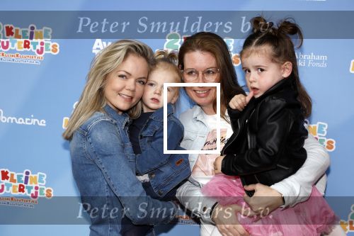 Amsterdam 1 mei 2022
Premiere 2 kleine kleutertjes bedacht door Jan Smit .
Sita Vermeulen met dochter