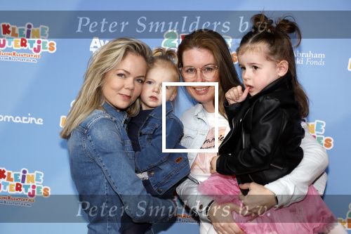 Amsterdam 1 mei 2022
Premiere 2 kleine kleutertjes bedacht door Jan Smit .
Sita Vermeulen met dochter