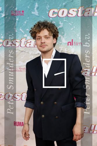 Amsterdam 20 april 2022
Premiere Costa in Tuschinski. Castleden oa , Katja Schuurman Abbey Hoes Soy Kroon Stephanie v Eer Oscar Aerts Sinan Eroglu Roeland Fernhout Tina de Bruin en Lisa Zweerman . De regisseur is Jon Karhaus en Diederik Jekel heeft het script geschreven.
