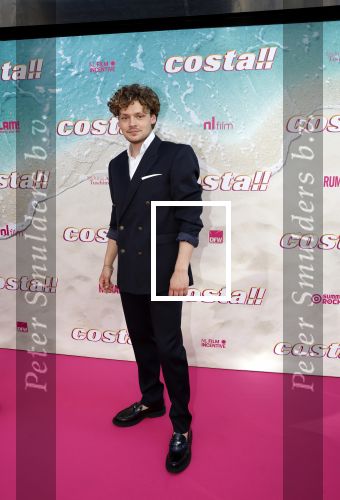 Amsterdam 20 april 2022
Premiere Costa in Tuschinski. Castleden oa , Katja Schuurman Abbey Hoes Soy Kroon Stephanie v Eer Oscar Aerts Sinan Eroglu Roeland Fernhout Tina de Bruin en Lisa Zweerman . De regisseur is Jon Karhaus en Diederik Jekel heeft het script geschreven.