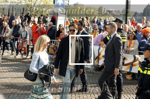 Maastricht 27 april 2022
Koningsdag wordt dit jaar in Maastricht gevierd . Aanwezig Koning Willem Alexander Koningin Maxima Prinses Amalia Prinses Alexia Prinses Ariane Prins Constantijn Prinses Laurentien Prins Maurits Prinses Marilene Prins Bernhard Prinses Annette Prins Floris Prinses Aimee Prins Pieter Christiaan en Prinses Annette. Steven jansen met de vrouyw van zijn compagnon en Dione Stax lopen over de route