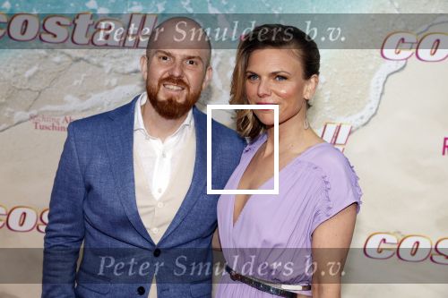 Amsterdam 20 april 2022
Premiere Costa in Tuschinski. Castleden oa , Katja Schuurman Abbey Hoes Soy Kroon Stephanie v Eer Oscar Aerts Sinan Eroglu Roeland Fernhout Tina de Bruin en Lisa Zweerman . De regisseur is Jon Karhaus en Diederik Jekel heeft het script geschreven. Tamara Brinkman met partner