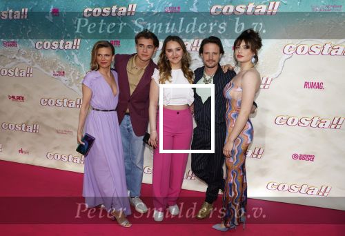 Amsterdam 20 april 2022
Premiere Costa in Tuschinski. Castleden oa , Katja Schuurman Abbey Hoes Soy Kroon Stephanie v Eer Oscar Aerts Sinan Eroglu Roeland Fernhout Tina de Bruin en Lisa Zweerman . De regisseur is Jon Karhaus en Diederik Jekel heeft het script geschreven. Tamara Brinkman wouter Zweers Noa Zwan Tommy v Lent Sophie Bouquet en Noel v Kleef