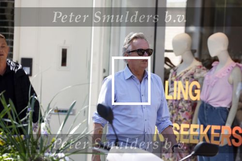 Amsterdam 9 mei 2022
Tom egbers heeft in 2021 samen met zijn vrouw Janke Dekker een nieuw huis in Amsterdam gekocht
