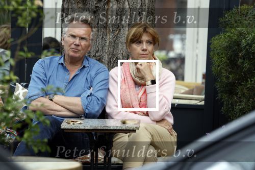 Amsterdam 5 mei 2022
Tom Egbers en janke Dekker samen op terras in Amsterdam zuid