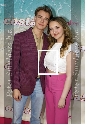Amsterdam 20 april 2022
Premiere Costa in Tuschinski. Castleden oa , Katja Schuurman Abbey Hoes Soy Kroon Stephanie v Eer Oscar Aerts Sinan Eroglu Roeland Fernhout Tina de Bruin en Lisa Zweerman . De regisseur is Jon Karhaus en Diederik Jekel heeft het script geschreven. Tommy v Lent en Noa Zwan