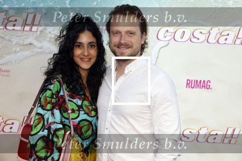 Amsterdam 20 april 2022
Premiere Costa in Tuschinski. Castleden oa , Katja Schuurman Abbey Hoes Soy Kroon Stephanie v Eer Oscar Aerts Sinan Eroglu Roeland Fernhout Tina de Bruin en Lisa Zweerman . De regisseur is Jon Karhaus en Diederik Jekel heeft het script geschreven. Toprak met vriend