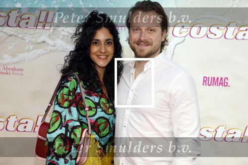 Amsterdam 20 april 2022
Premiere Costa in Tuschinski. Castleden oa , Katja Schuurman Abbey Hoes Soy Kroon Stephanie v Eer Oscar Aerts Sinan Eroglu Roeland Fernhout Tina de Bruin en Lisa Zweerman . De regisseur is Jon Karhaus en Diederik Jekel heeft het script geschreven. Toprak met vriend