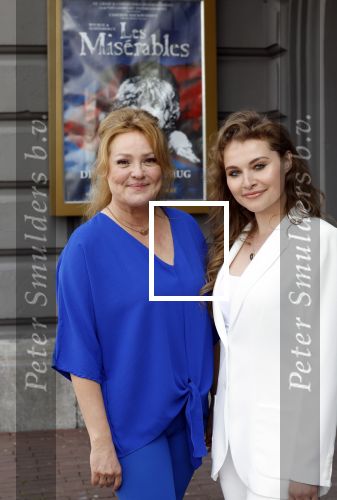 Amsterdam 19 april 2022
Castpresentatie van Les Miserables met oa Sem Gerritsma, Channah Hewitt Mark Roy Luykx Ellen Pieters Milan van Waardenburg Freek Bartels Vajen van den Bosch Producenten Hans Cornelissen en Ruud de Graaf in Koninklijk Theater Carre.