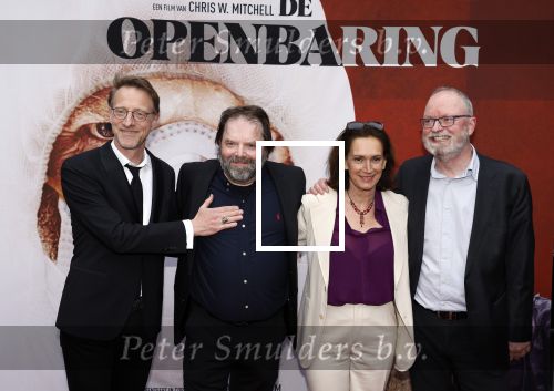 Amsterdam 13 april 2022
Premiere de openbaring in de melkweg met in de hoofdrollen Monic Hendrickx en Victor Low.