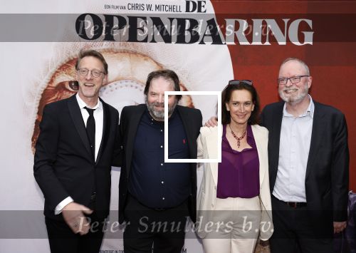 Amsterdam 13 april 2022
Premiere de openbaring in de melkweg met in de hoofdrollen Monic Hendrickx en Victor Low.