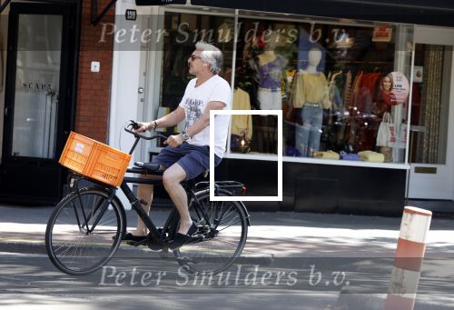Amsterdam 11 mei 2022
Victor reinier op de fiets in Amsterdam zuid