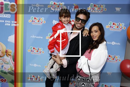 Amsterdam 1 mei 2022
Premiere 2 kleine kleutertjes bedacht door Jan Smit .
Waylon kwam met zijn zwangere vriendin Bibi Breijman en hun dochter