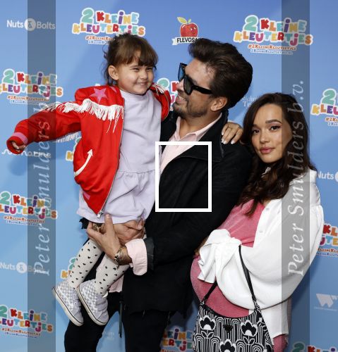 Amsterdam 1 mei 2022
Premiere 2 kleine kleutertjes bedacht door Jan Smit .
Waylon kwam met zijn zwangere vriendin Bibi Breijman en hun dochter