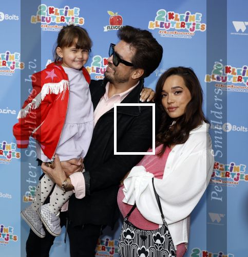 Amsterdam 1 mei 2022
Premiere 2 kleine kleutertjes bedacht door Jan Smit .
Waylon kwam met zijn zwangere vriendin Bibi Breijman en hun dochter