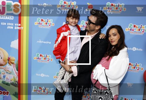 Amsterdam 1 mei 2022
Premiere 2 kleine kleutertjes bedacht door Jan Smit .
Waylon kwam met zijn zwangere vriendin Bibi Breijman en hun dochter
