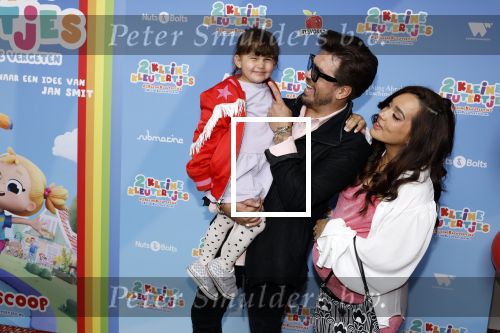 Amsterdam 1 mei 2022
Premiere 2 kleine kleutertjes bedacht door Jan Smit .
Waylon kwam met zijn zwangere vriendin Bibi Breijman en hun dochter