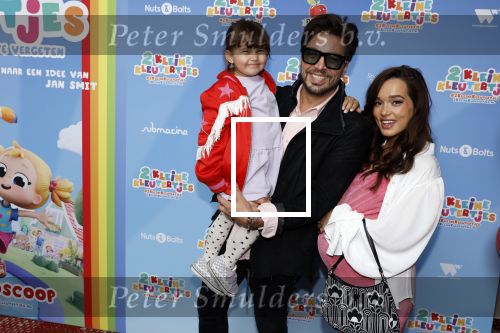 Amsterdam 1 mei 2022
Premiere 2 kleine kleutertjes bedacht door Jan Smit .
Waylon kwam met zijn zwangere vriendin Bibi Breijman en hun dochter