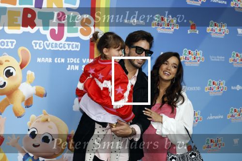 Amsterdam 1 mei 2022
Premiere 2 kleine kleutertjes bedacht door Jan Smit .
Waylon kwam met zijn zwangere vriendin Bibi Breijman en hun dochter