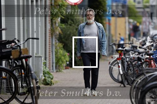Amsterdam 3 mei 2022
Wessel v Diepen wandelend door het centrum van Amsterdam.