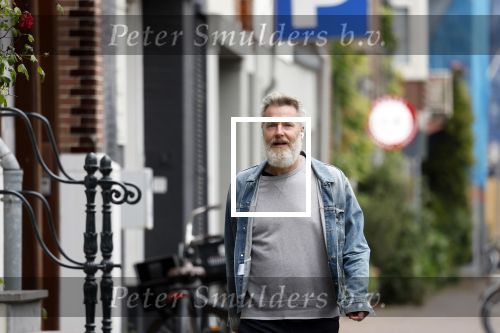 Amsterdam 3 mei 2022
Wessel v Diepen wandelend door het centrum van Amsterdam.