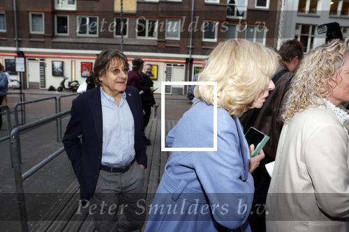 Amsterdam 13 april 2022
Premiere de openbaring in de melkweg met in de hoofdrollen Monic Hendrickx en Victor Low. Wim T Schippers kwam met zijn vrouw