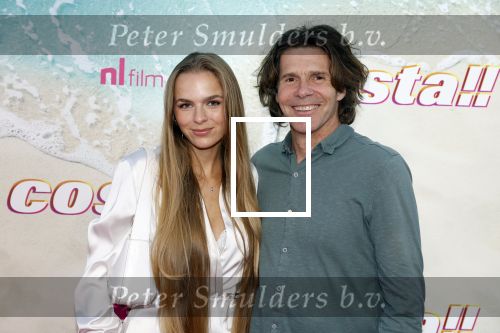 Amsterdam 20 april 2022
Premiere Costa in Tuschinski. Castleden oa , Katja Schuurman Abbey Hoes Soy Kroon Stephanie v Eer Oscar Aerts Sinan Eroglu Roeland Fernhout Tina de Bruin en Lisa Zweerman . De regisseur is Jon Karhaus en Diederik Jekel heeft het script geschreven. Wouter Nicolaas kwam met zijn dochter