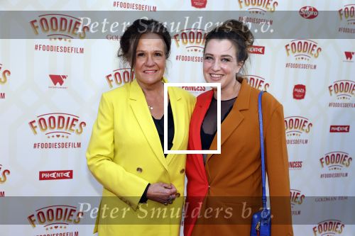 Amsterdam 10 mei 2022
Premiere Foodies in Tuschinski met oa Ilse warringa Holly Brood Sanne Langelaar Sanne Vogel Sinan Eroglu Quiah Shilue Roue Verveer en Johanna Hagen. Xandra brood Lola Brood en Holly Brood