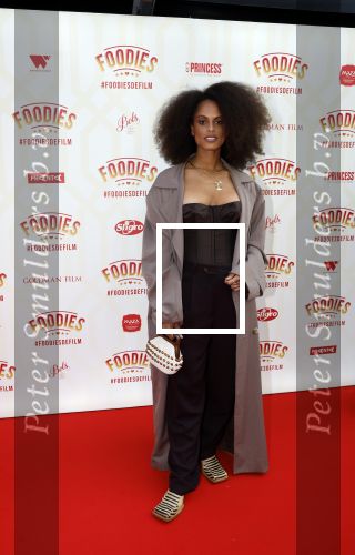 Amsterdam 10 mei 2022
Premiere Foodies in Tuschinski met oa Ilse warringa Holly Brood Sanne Langelaar Sanne Vogel Sinan Eroglu Quiah Shilue Roue Verveer en Johanna Hagen. Ziarah Janssen