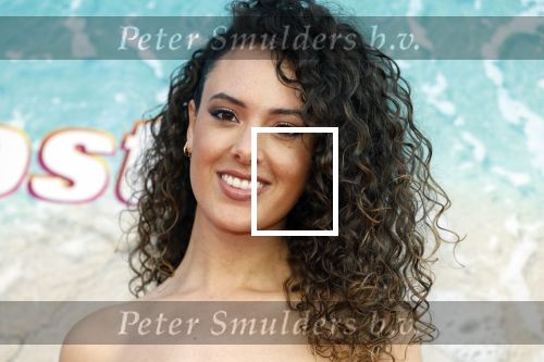 Amsterdam 20 april 2022
Premiere Costa in Tuschinski. Castleden oa , Katja Schuurman Abbey Hoes Soy Kroon Stephanie v Eer Oscar Aerts Sinan Eroglu Roeland Fernhout Tina de Bruin en Lisa Zweerman . De regisseur is Jon Karhaus en Diederik Jekel heeft het script geschreven. Zoey Ivory kwam met haar vriend zus en ouders
