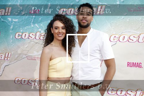 Amsterdam 20 april 2022
Premiere Costa in Tuschinski. Castleden oa , Katja Schuurman Abbey Hoes Soy Kroon Stephanie v Eer Oscar Aerts Sinan Eroglu Roeland Fernhout Tina de Bruin en Lisa Zweerman . De regisseur is Jon Karhaus en Diederik Jekel heeft het script geschreven. Zoey Ivory kwam met haar vriend zus en ouders