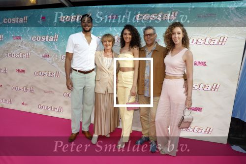 Amsterdam 20 april 2022
Premiere Costa in Tuschinski. Castleden oa , Katja Schuurman Abbey Hoes Soy Kroon Stephanie v Eer Oscar Aerts Sinan Eroglu Roeland Fernhout Tina de Bruin en Lisa Zweerman . De regisseur is Jon Karhaus en Diederik Jekel heeft het script geschreven. Zoey Ivory kwam met haar vriend zus en ouders