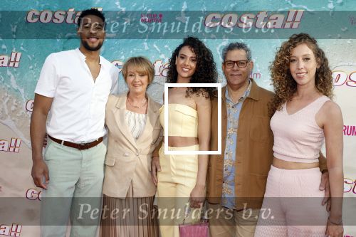 Amsterdam 20 april 2022
Premiere Costa in Tuschinski. Castleden oa , Katja Schuurman Abbey Hoes Soy Kroon Stephanie v Eer Oscar Aerts Sinan Eroglu Roeland Fernhout Tina de Bruin en Lisa Zweerman . De regisseur is Jon Karhaus en Diederik Jekel heeft het script geschreven. Zoey Ivory kwam met haar vriend zus en ouders