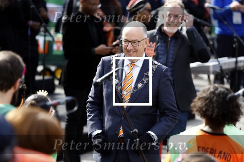 Rotterdam 27 april 2023
Koningsdag 2023 in Rotterdam met aanwezig Koning Willem Alexander, KoninginMaxima ,Prinses Amalia, Prinses Ariane ,Prins Constantijn ,Prinses Laurentien ,Prins Maurits ,Prinses Marilene ,Prins Bernhard ,Prinses Annette ,Prins Floris ,Prinses Aimee ,Prins Pieter Christiaan, en Prinses Anita .
Burgemeester Aboutaleb is de gastheer.