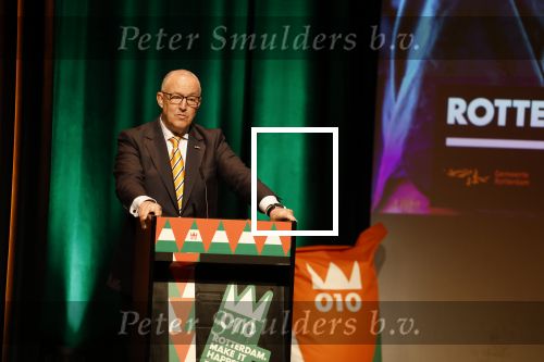 Rotterdam 27 april 2023
Koningsdag 2023 in Rotterdam met aanwezig Koning Willem Alexander, KoninginMaxima ,Prinses Amalia, Prinses Ariane ,Prins Constantijn ,Prinses Laurentien ,Prins Maurits ,Prinses Marilene ,Prins Bernhard ,Prinses Annette ,Prins Floris ,Prinses Aimee ,Prins Pieter Christiaan, en Prinses Anita .
Burgemeester Aboutaleb is de gastheer.