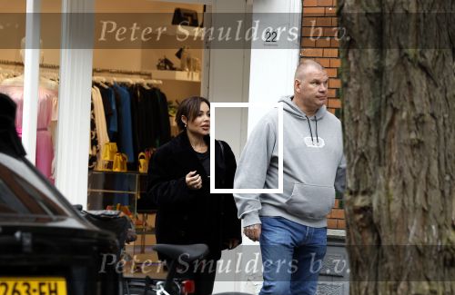Amsterdam 5 mei 2023
Amandag Balk en haar vriend Ed den Hollander op straat in Amsterdam zuid. Ed rijdt in een prachtige Rolls Royce.