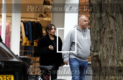 Amsterdam 5 mei 2023
Amandag Balk en haar vriend Ed den Hollander op straat in Amsterdam zuid. Ed rijdt in een prachtige Rolls Royce.