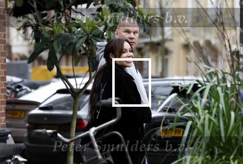 Amsterdam 5 mei 2023
Amandag Balk en haar vriend Ed den Hollander op straat in Amsterdam zuid. Ed rijdt in een prachtige Rolls Royce.