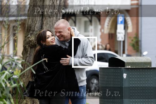 Amsterdam 5 mei 2023
Amandag Balk en haar vriend Ed den Hollander op straat in Amsterdam zuid. Ed rijdt in een prachtige Rolls Royce.