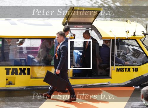 Rotterdam 27 april 2023
Koningsdag 2023 in Rotterdam met aanwezig Koning Willem Alexander, KoninginMaxima ,Prinses Amalia, Prinses Ariane ,Prins Constantijn ,Prinses Laurentien ,Prins Maurits ,Prinses Marilene ,Prins Bernhard ,Prinses Annette ,Prins Floris ,Prinses Aimee ,Prins Pieter Christiaan, en Prinses Anita .
Burgemeester Aboutaleb is de gastheer. Beveiliging