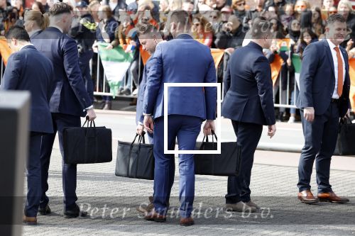 Rotterdam 27 april 2023
Koningsdag 2023 in Rotterdam met aanwezig Koning Willem Alexander, KoninginMaxima ,Prinses Amalia, Prinses Ariane ,Prins Constantijn ,Prinses Laurentien ,Prins Maurits ,Prinses Marilene ,Prins Bernhard ,Prinses Annette ,Prins Floris ,Prinses Aimee ,Prins Pieter Christiaan, en Prinses Anita .
Burgemeester Aboutaleb is de gastheer. Beveiliging