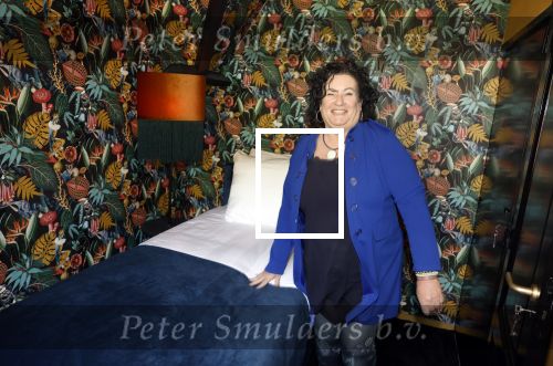 Noordwijk 17 mei 2023
Opening pension Code Rose van Martien Meiland en Erica Meiland . Ook Montana Maxime en Leroy Molkenboer zijn aanwezig Dochter Claire doet de openingshandeling.
Caroline v d Plas