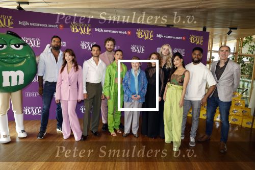 Amsterdam 26 april 2023
Presentatie cast verliefd op Bali in hotel Jakarta. De cast bestaat uit Edwin Jonker, Nadja Hupscher, Mingus Dagelet, Tara Hetharia, Jim Bakkum, Wieteke van Dort, Juultje Tieleman, Anouk Maas, Bibi Breijman en Urvin Monte . Johan Nijenhuis is de producent van de film.