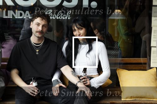 Amsterdam 20 april 2023
Christina Curry en haar vriend Kevin Curifex bij feestje van blad de Linda in een cafe in het centrum van Amsterdam waar een bier gepresenteerd wordt.