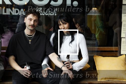 Amsterdam 20 april 2023
Christina Curry en haar vriend Kevin Curifex bij feestje van blad de Linda in een cafe in het centrum van Amsterdam waar een bier gepresenteerd wordt.