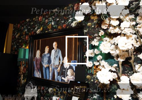 Noordwijk 17 mei 2023
Opening pension Code Rose van Martien Meiland en Erica Meiland . Ook Montana Maxime en Leroy Molkenboer zijn aanwezig Dochter Claire doet de openingshandeling.