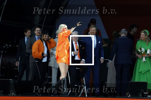 Rotterdam 27 april 2023
Koningsdag 2023 in Rotterdam met aanwezig Koning Willem Alexander, KoninginMaxima ,Prinses Amalia, Prinses Ariane ,Prins Constantijn ,Prinses Laurentien ,Prins Maurits ,Prinses Marilene ,Prins Bernhard ,Prinses Annette ,Prins Floris ,Prinses Aimee ,Prins Pieter Christiaan, en Prinses Anita .
Burgemeester Aboutaleb is de gastheer. Lee Towers Davina Michelle en Ronnie Flex treden op.